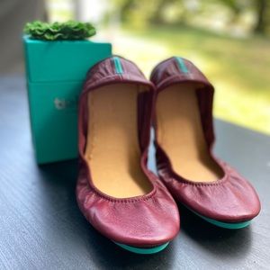 BRAND NEW Burgandy Tieks